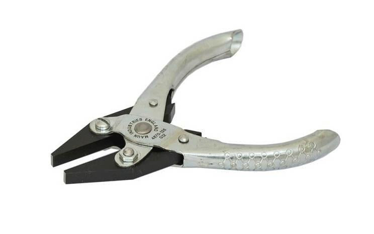 Side Cutters (Length 220mm) with PVC Sleeves - Dynagem 